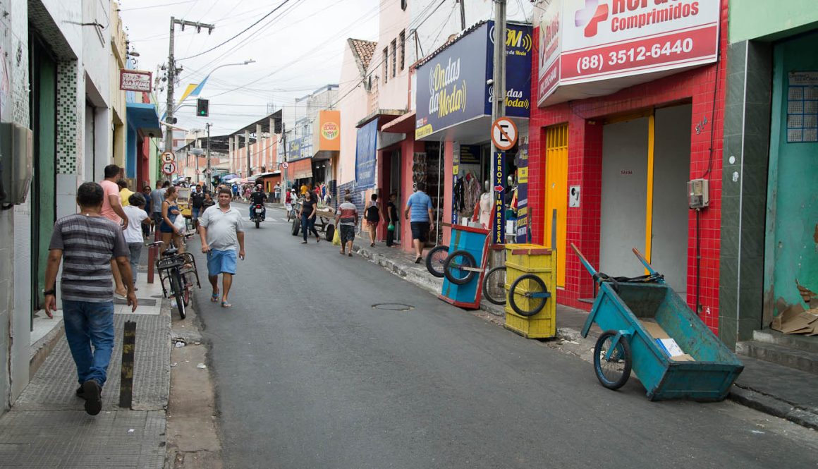 Comercio na rua São Paulo, centro de Juazeiro do Norte, Ceará, CE.