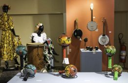 Pau, corda, cores e (re)invenções: instrumentos e artesanato do Carimbó
