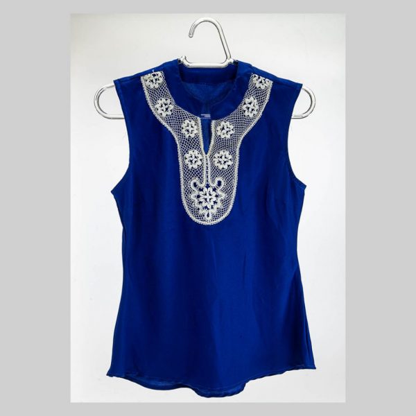 BLUSA AZUL COM PALA BRANCA