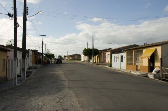 Louça Morena Puxada a Mão: O fazer do barro no povoado de Poxica