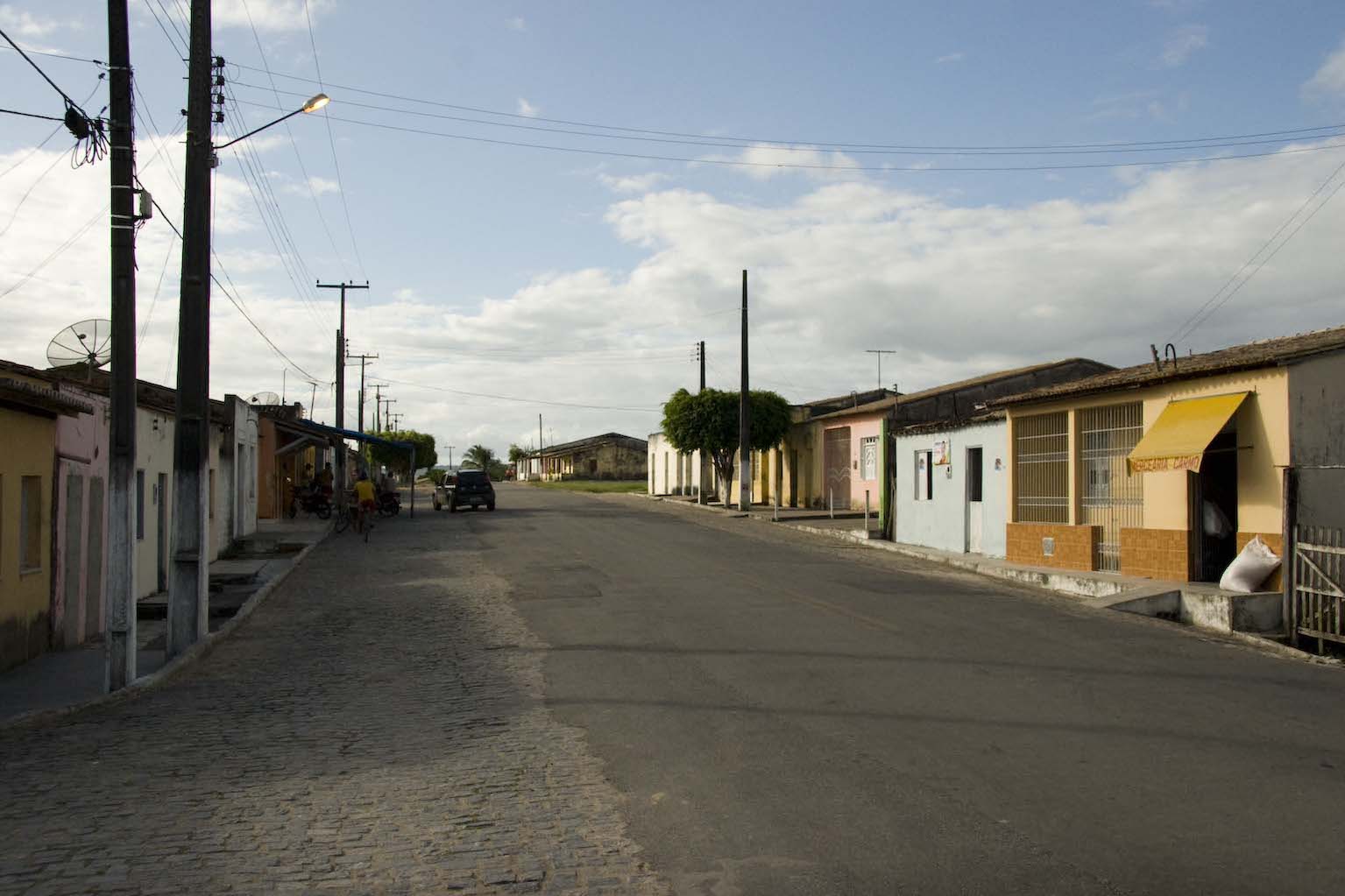 Louça Morena Puxada a Mão: O fazer do barro no povoado de Poxica