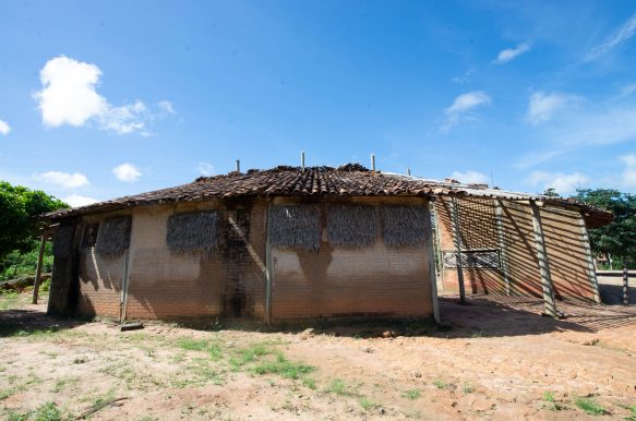 Tkai wamsrē, wanõr tê dasiwawē: barro, nosso parente ancestr